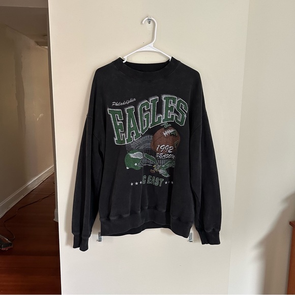 Abercrombie & Fitch Philadelphia Eagles Graphic Crew Sweatshirt - Picture 2 of 8